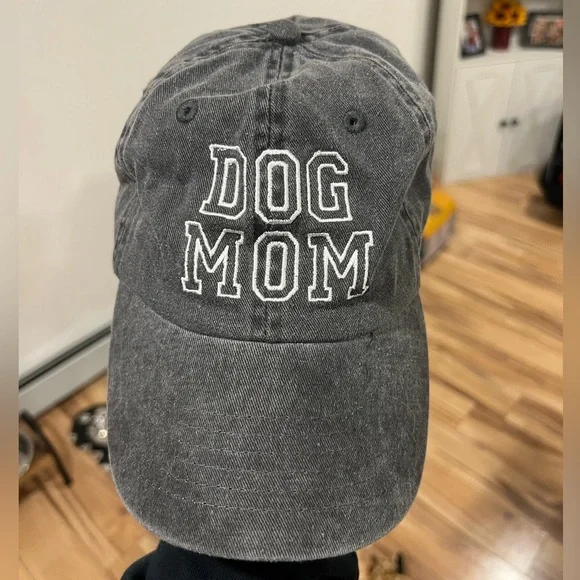 NWOT Gray 'Dog Mom' baseball hat - Picture 1 of 4